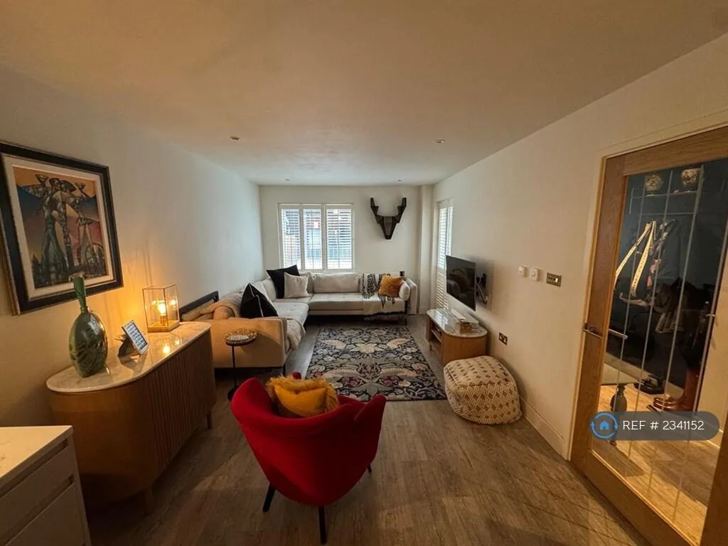 3 bedroom flat for rent