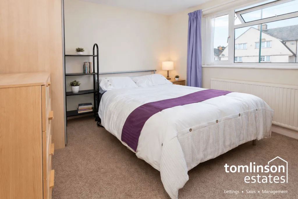 5 bedroom semi-detached house for rent
