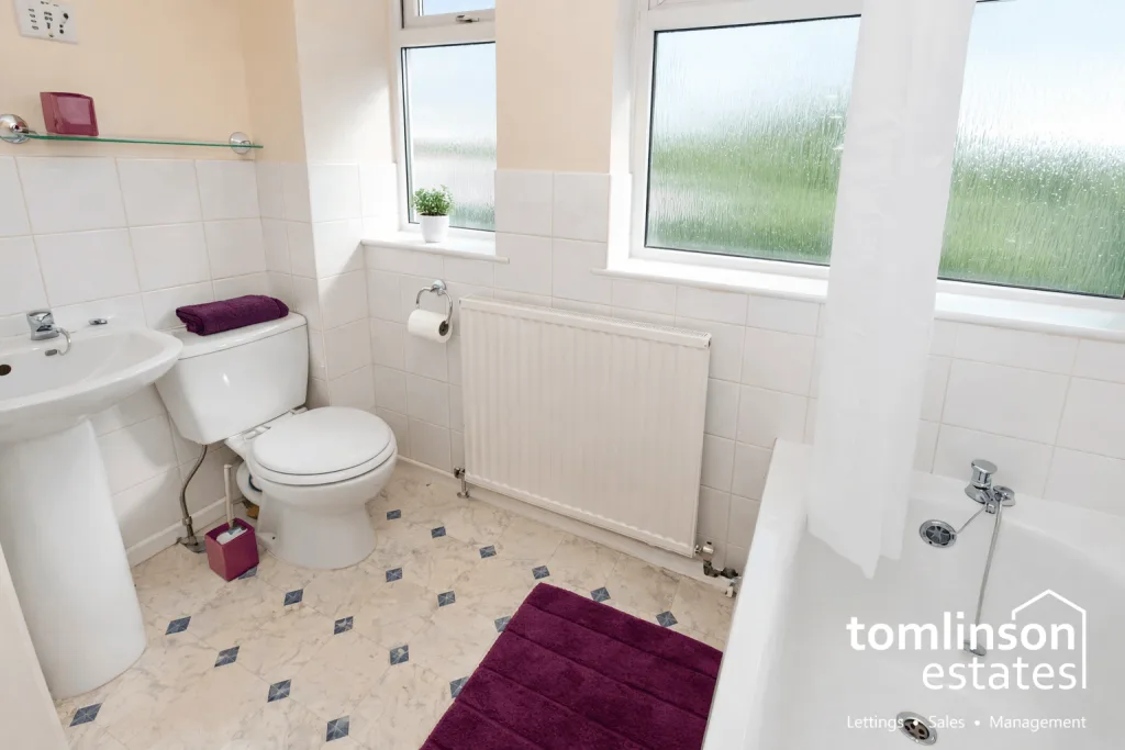 5 bedroom semi-detached house for rent