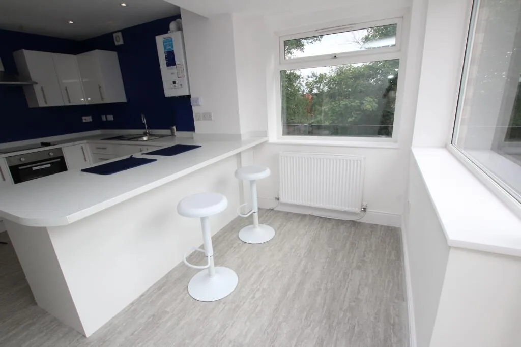 4 bedroom semi-detached house for rent