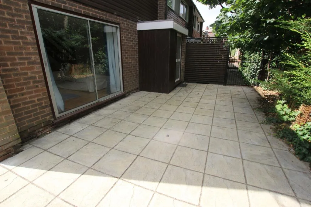 4 bedroom semi-detached house for rent