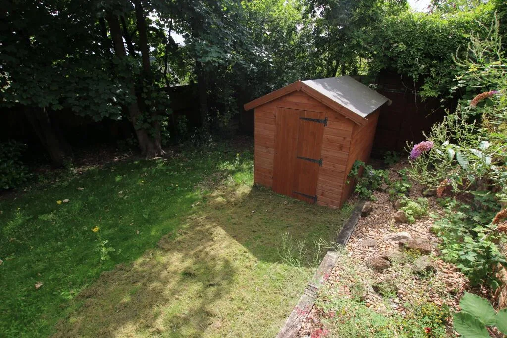 4 bedroom semi-detached house for rent