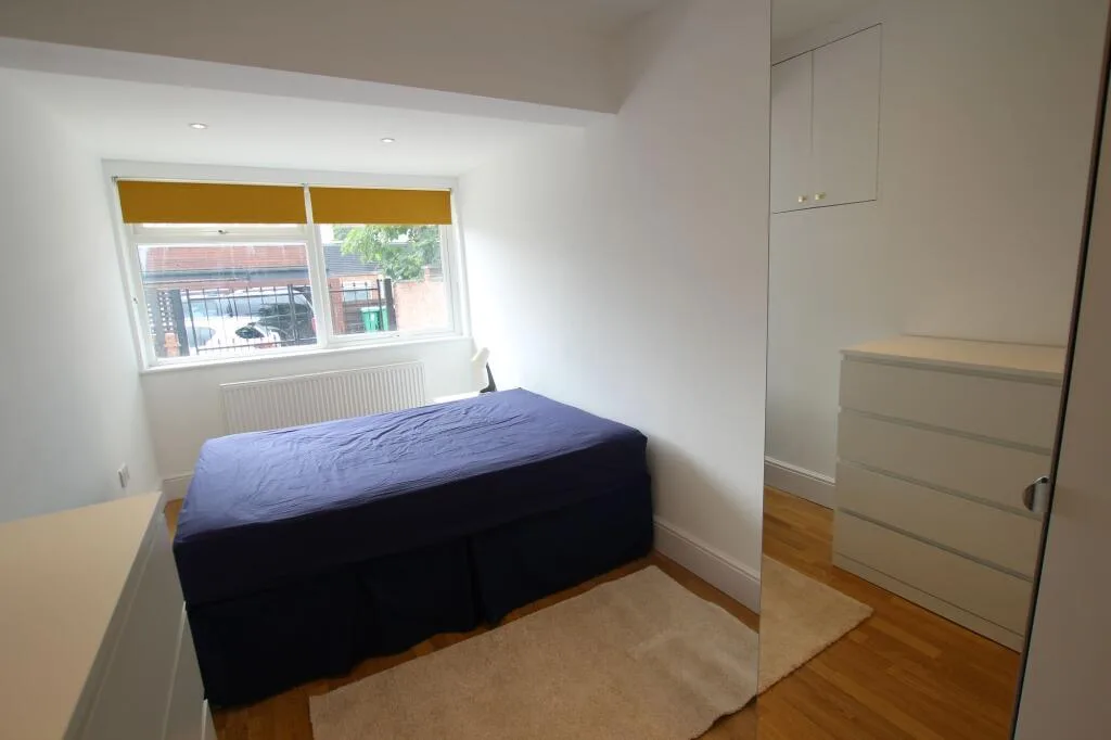4 bedroom semi-detached house for rent