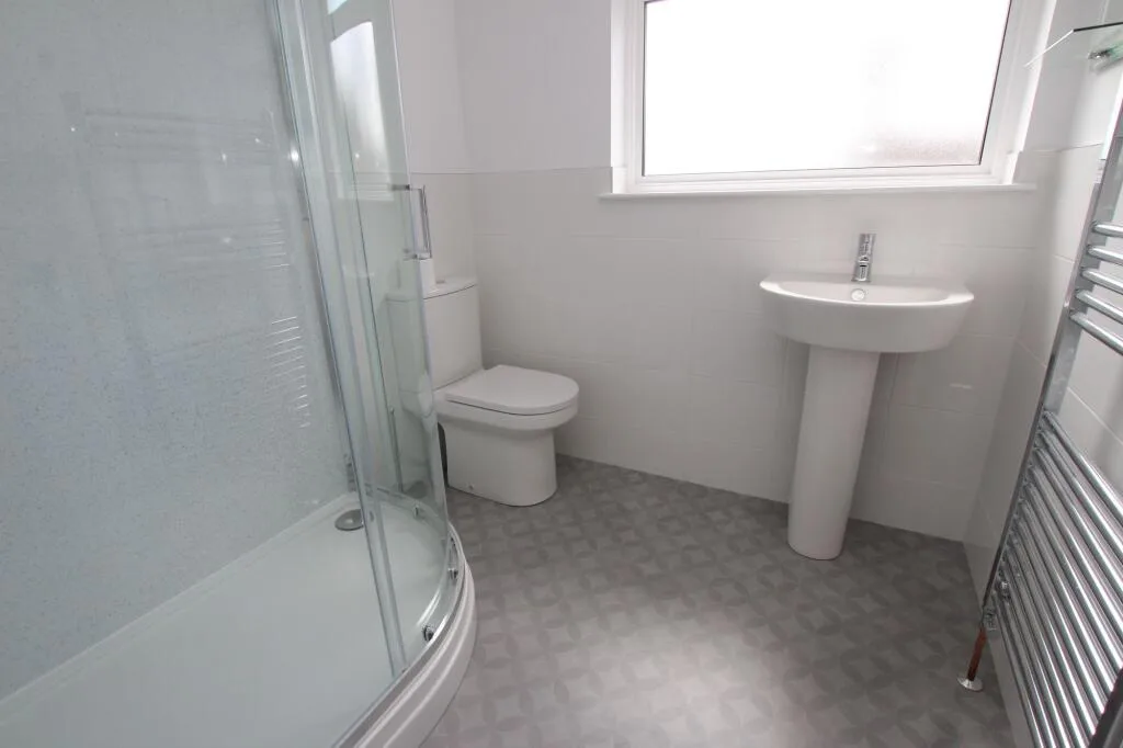 4 bedroom semi-detached house for rent