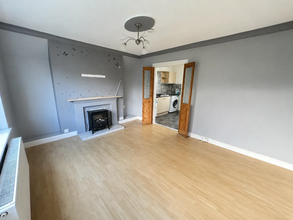 2 bedroom semi-detached house for rent