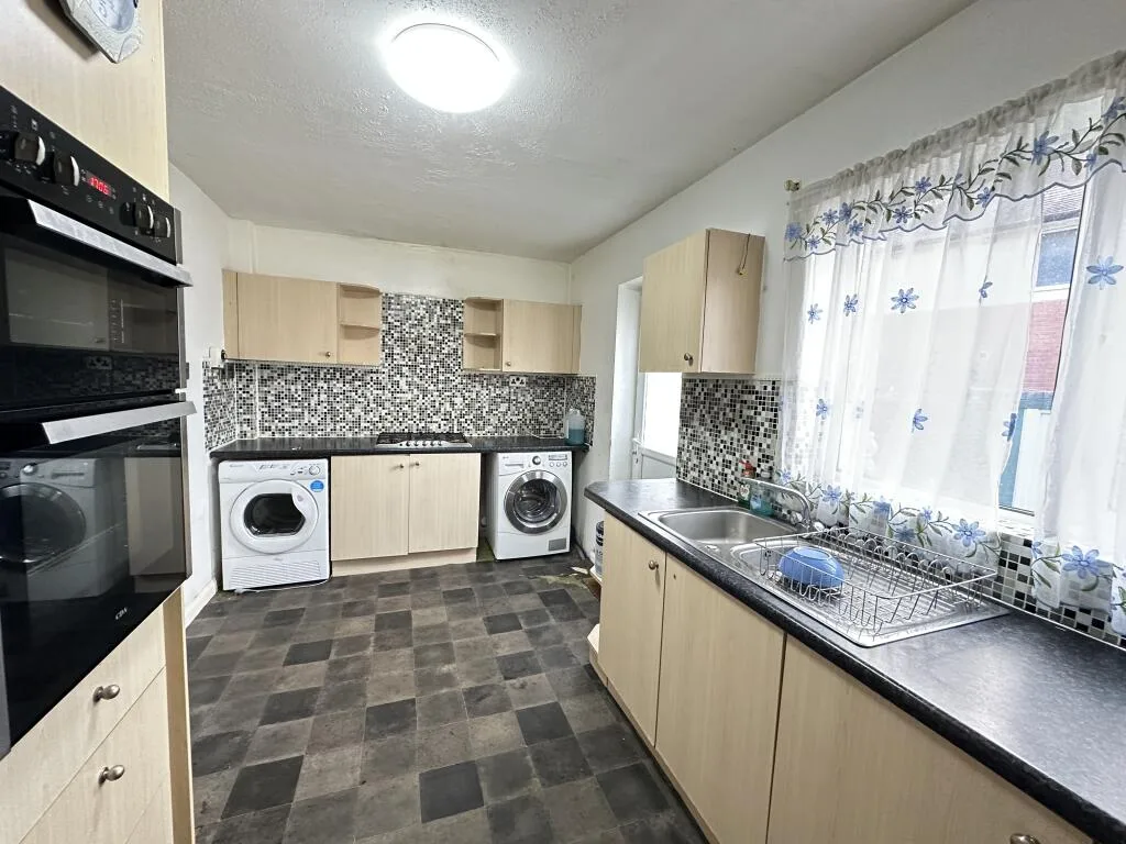 2 bedroom semi-detached house for rent
