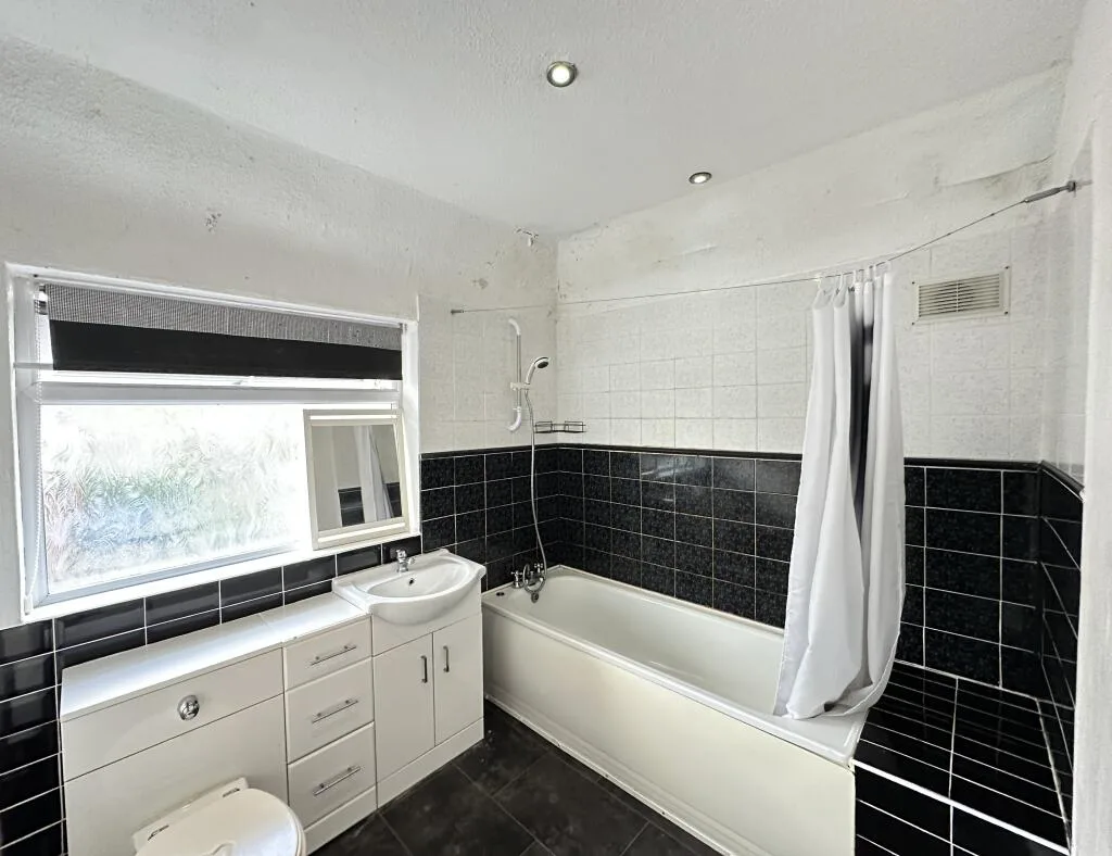2 bedroom semi-detached house for rent