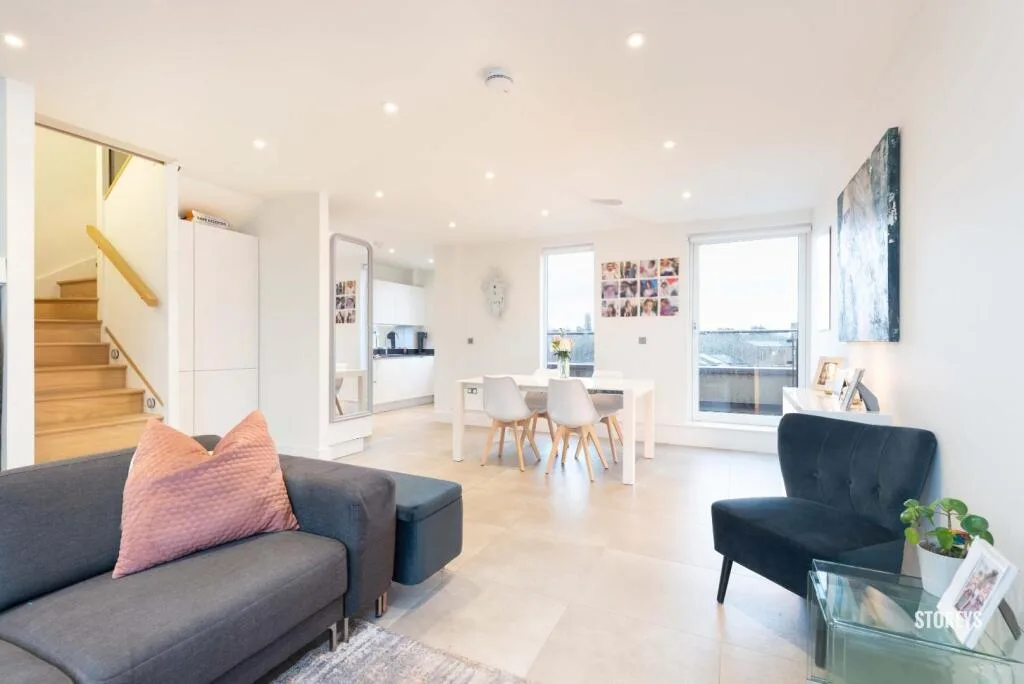 2 bedroom penthouse for rent