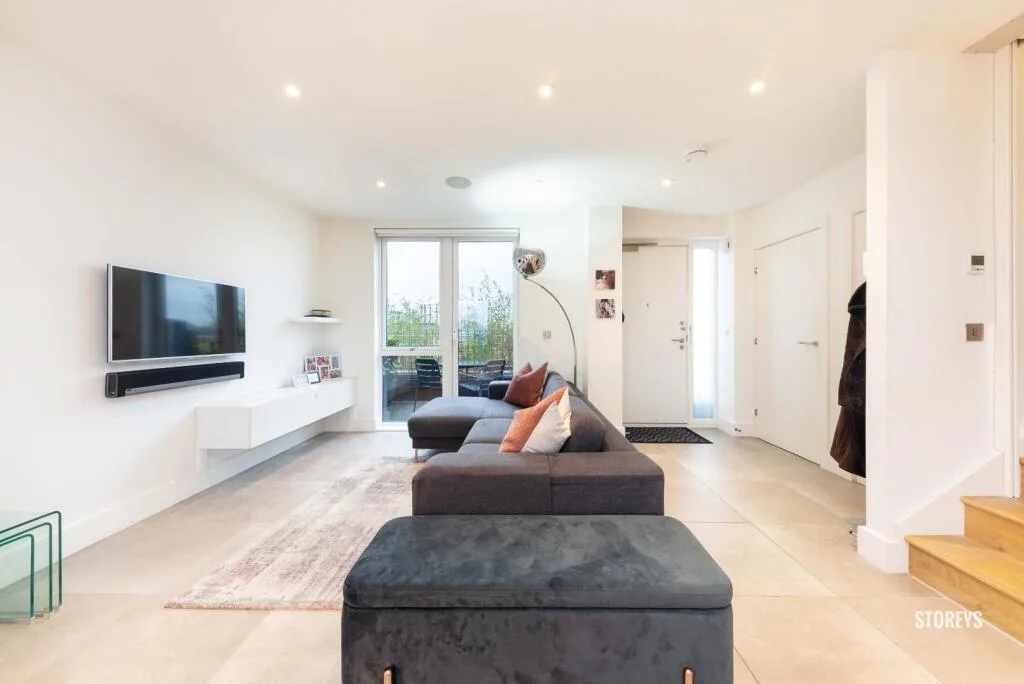2 bedroom penthouse for rent