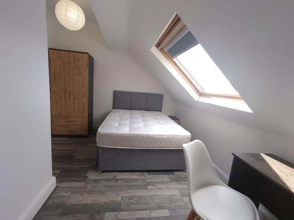 5 bedroom terraced house for rent