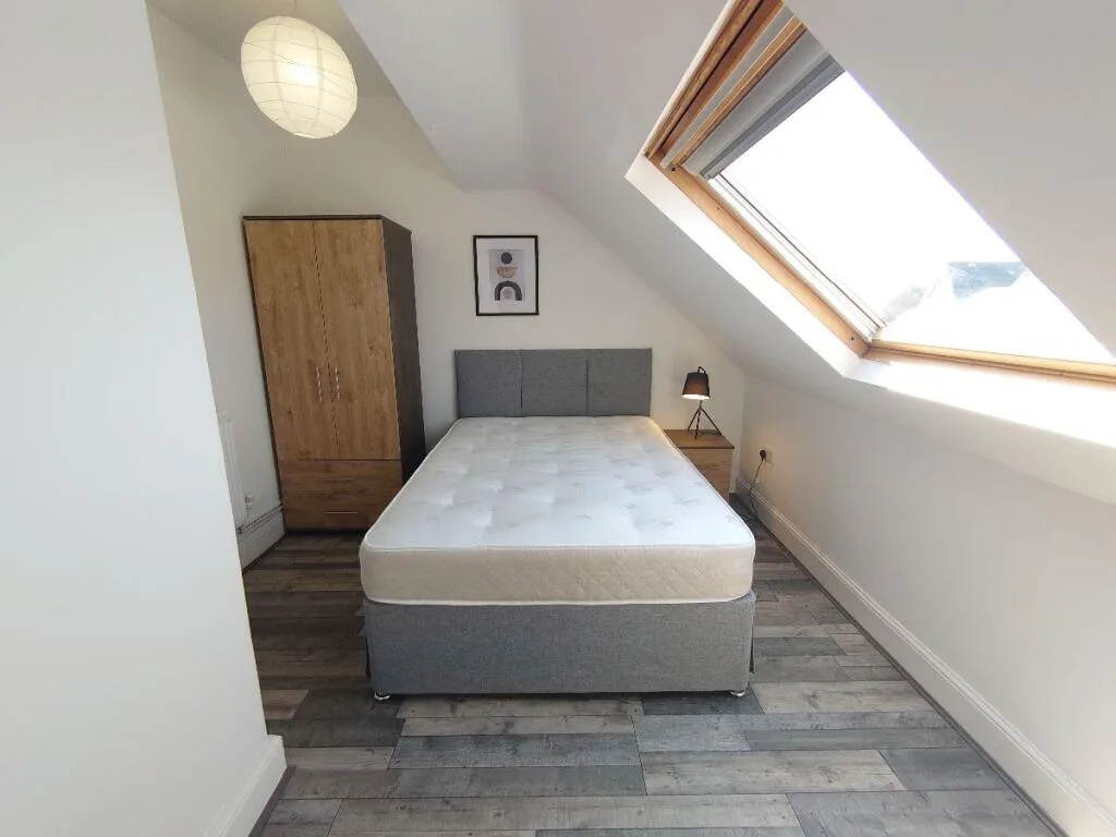 5 bedroom terraced house for rent