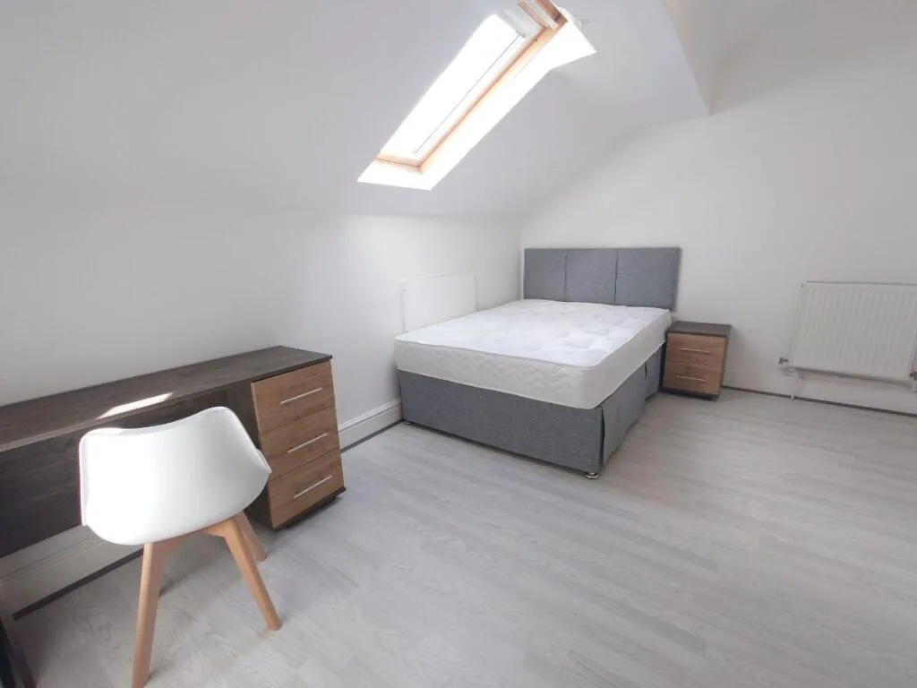 5 bedroom terraced house for rent