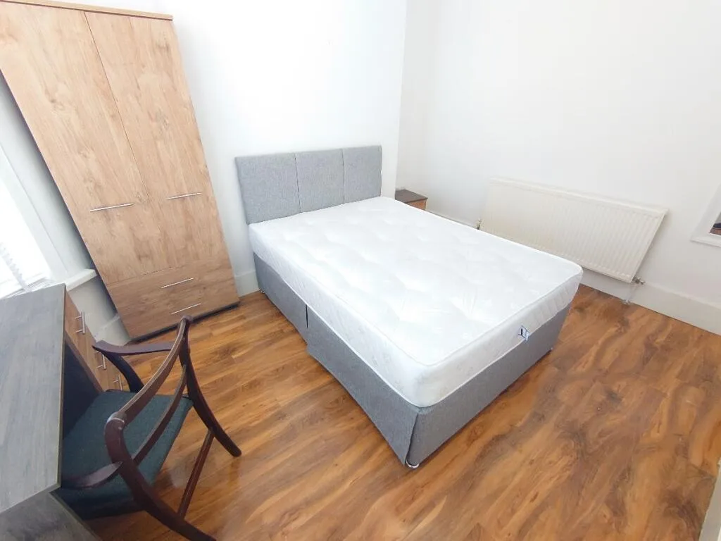 5 bedroom terraced house for rent