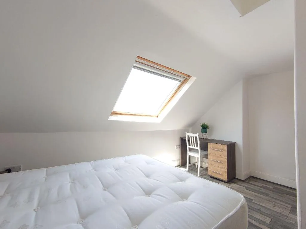 5 bedroom terraced house for rent