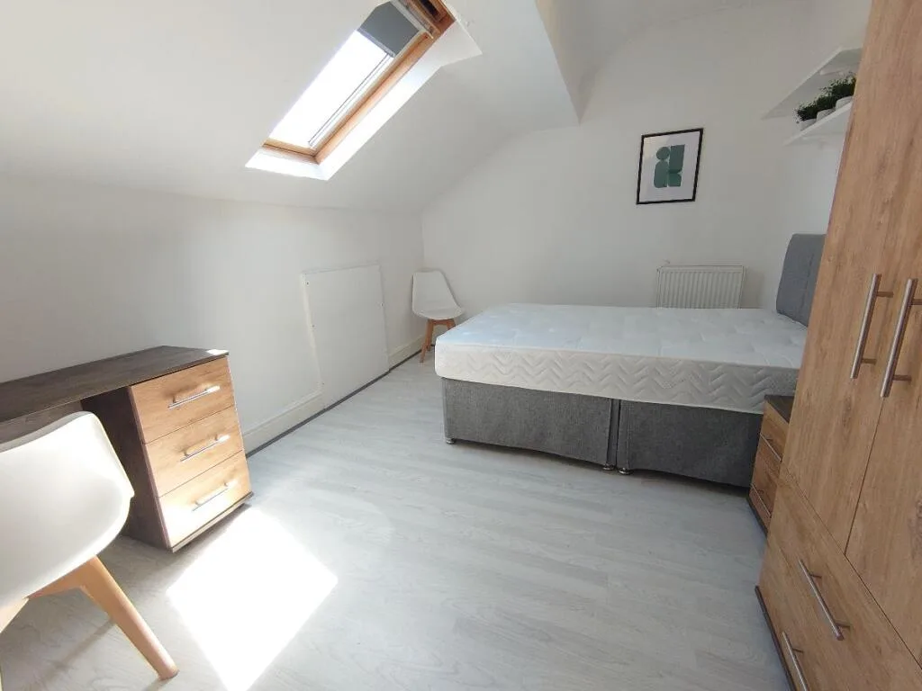 5 bedroom terraced house for rent