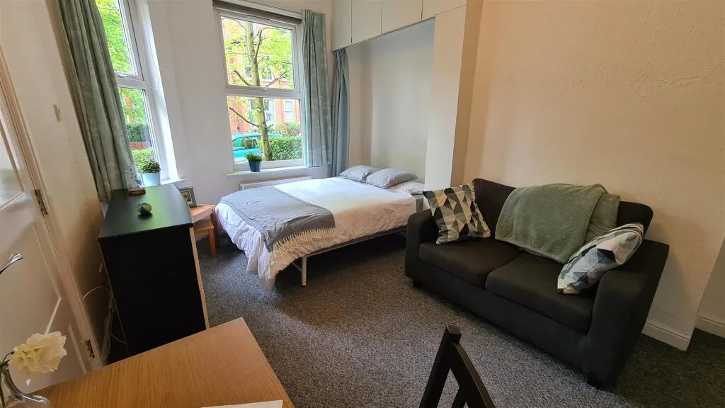 Studio flat for rent