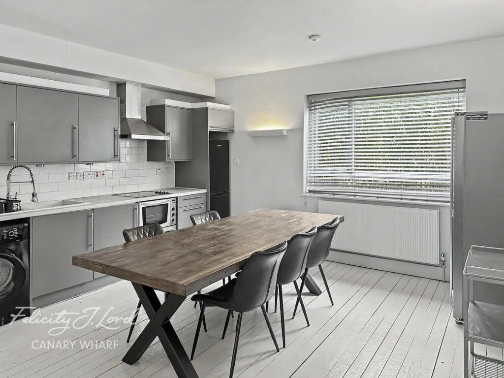4 bedroom terraced house for rent