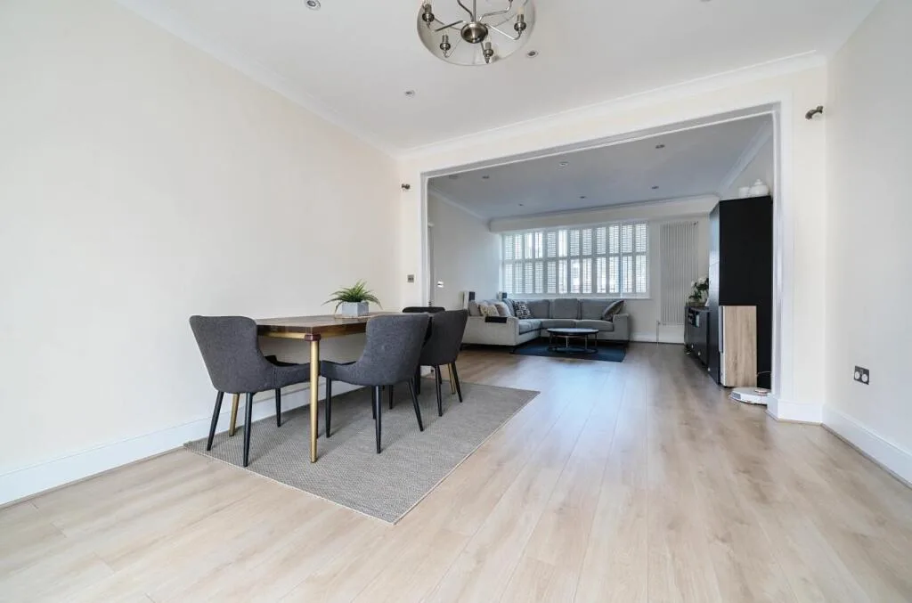 4 bedroom semi-detached house for rent
