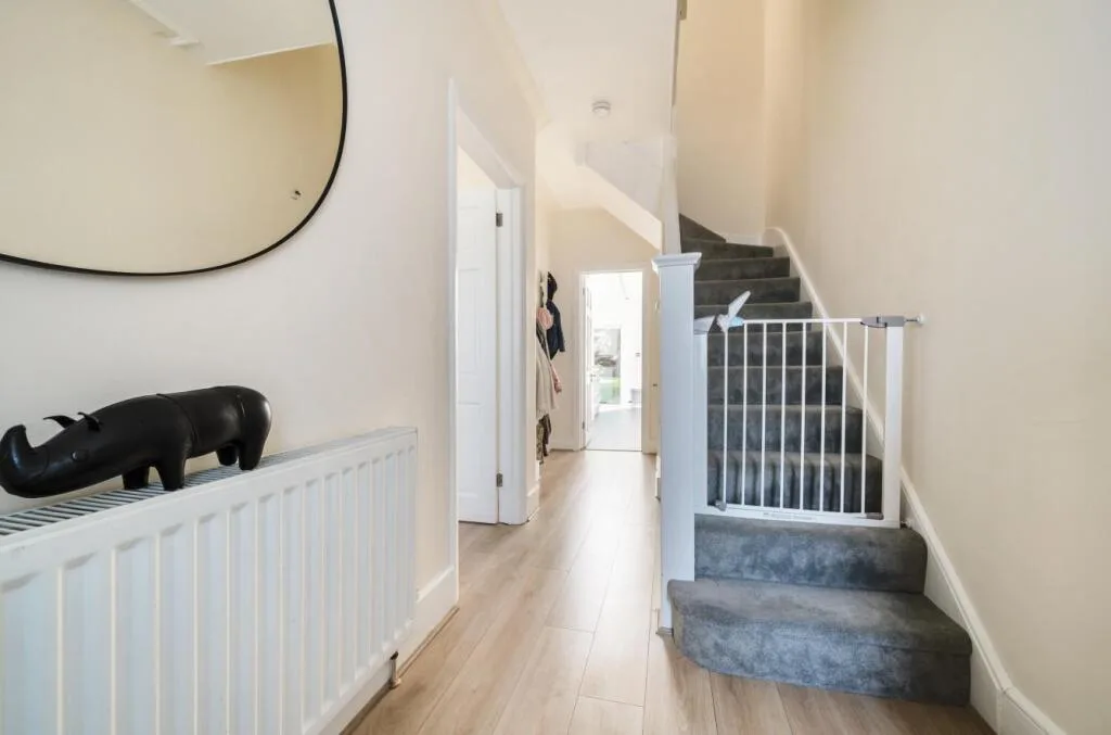4 bedroom semi-detached house for rent
