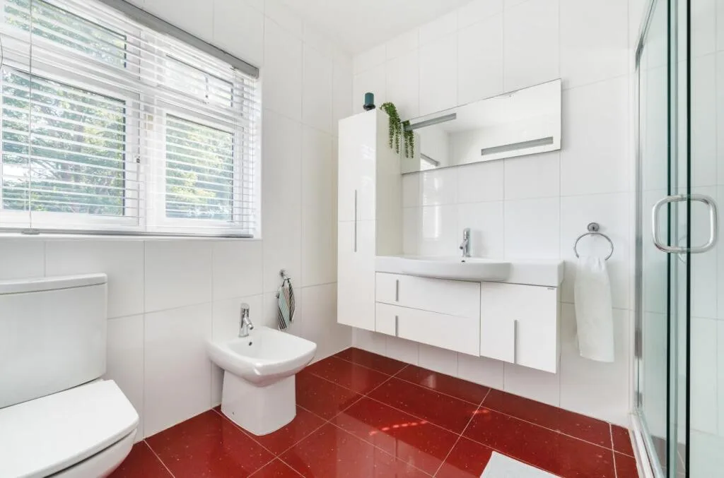 4 bedroom semi-detached house for rent