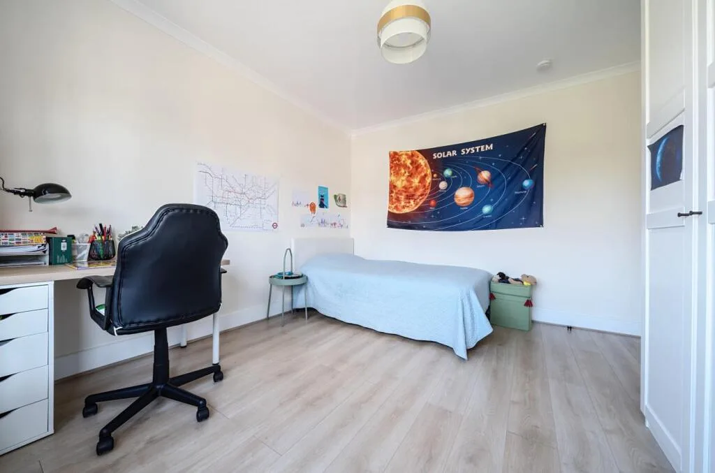 4 bedroom semi-detached house for rent
