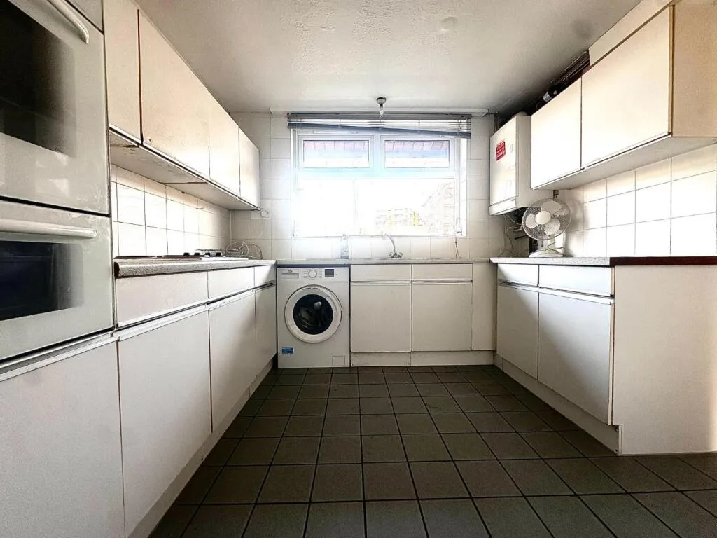 3 bedroom flat for rent