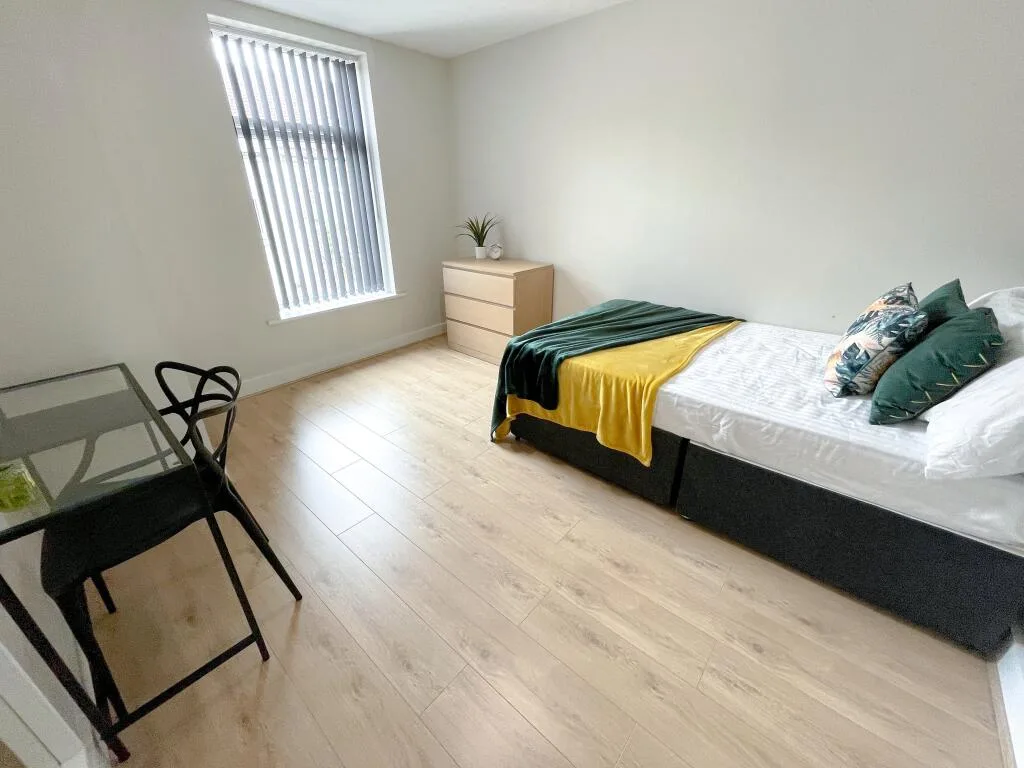 5 bedroom house for rent