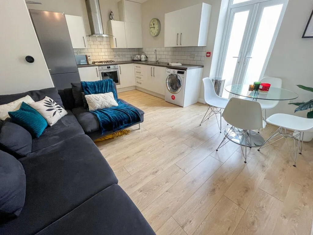 5 bedroom house for rent