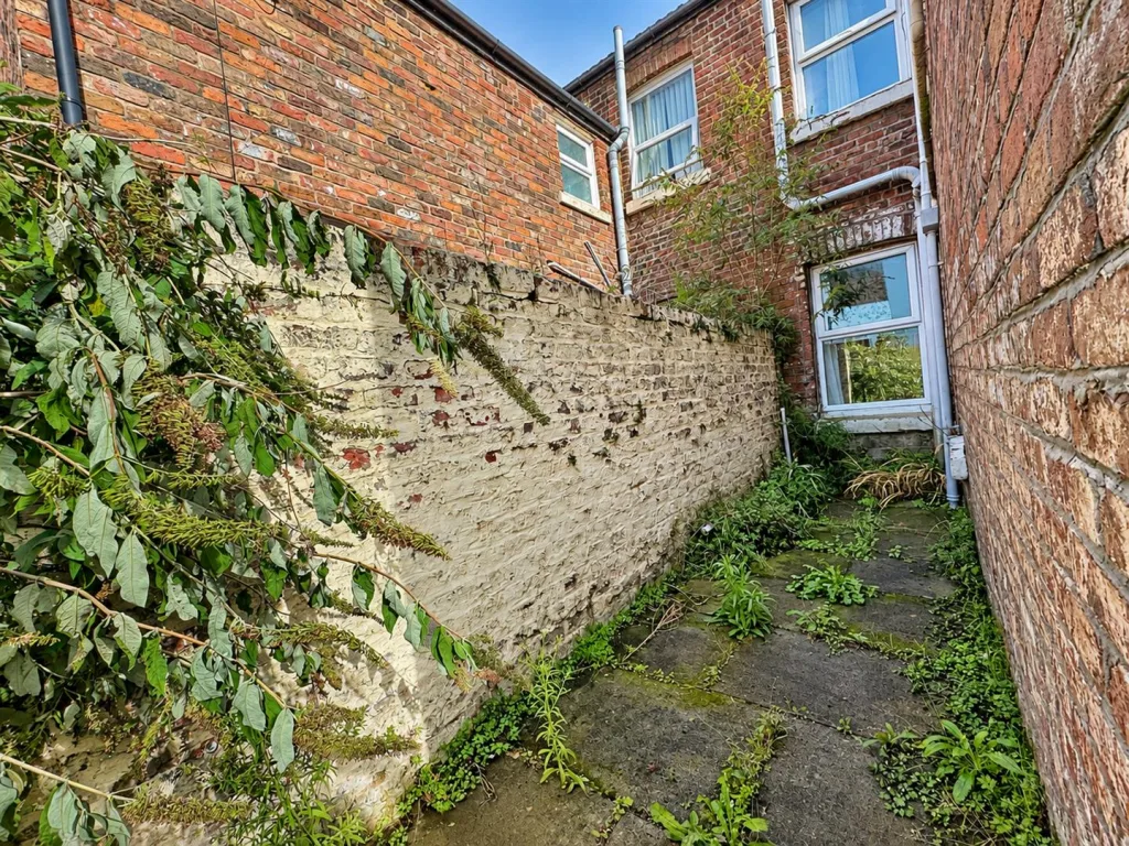 3 bedroom terraced house for rent