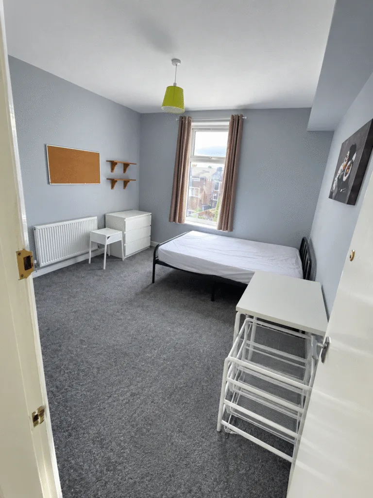 6 bedroom terraced house for rent