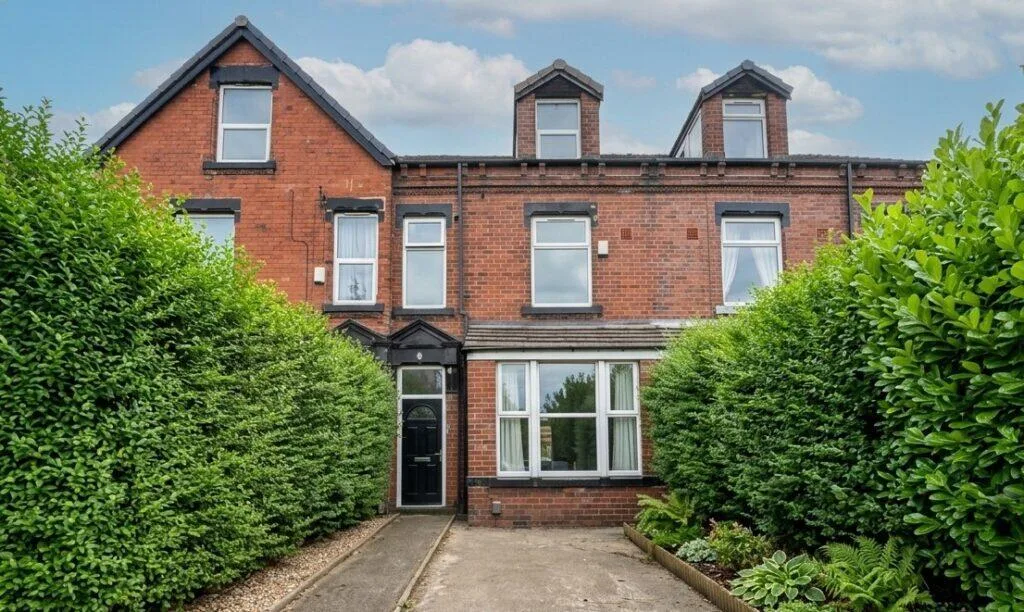 6 bedroom terraced house for rent