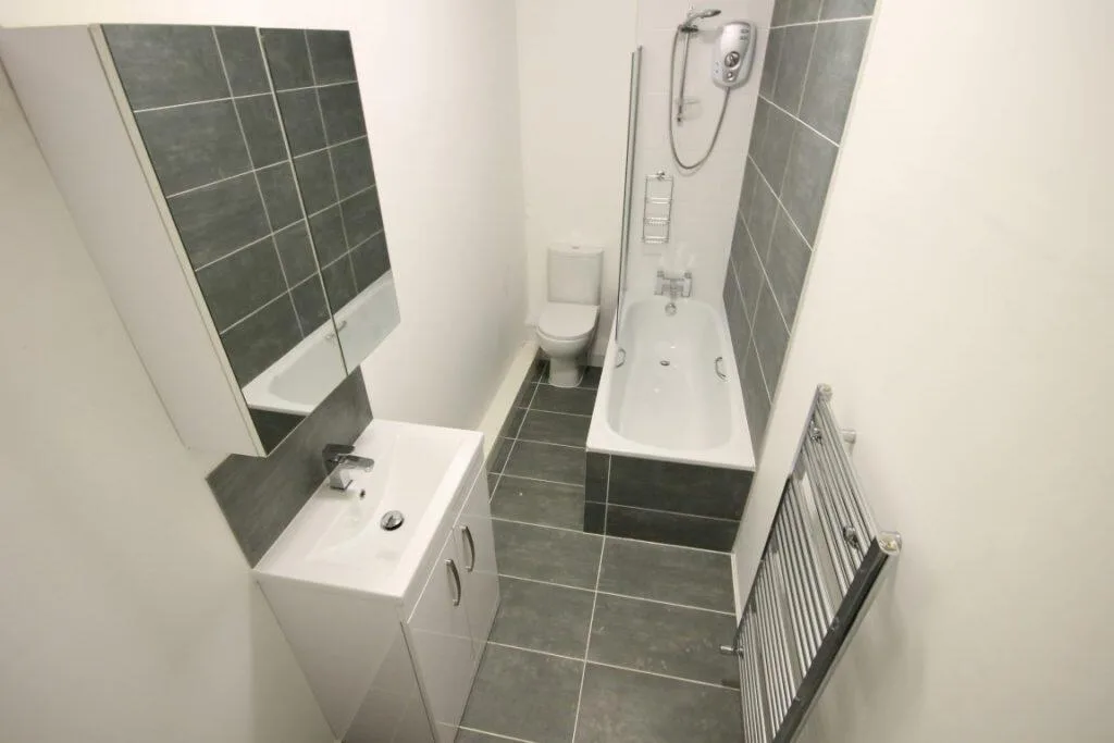 6 bedroom terraced house for rent