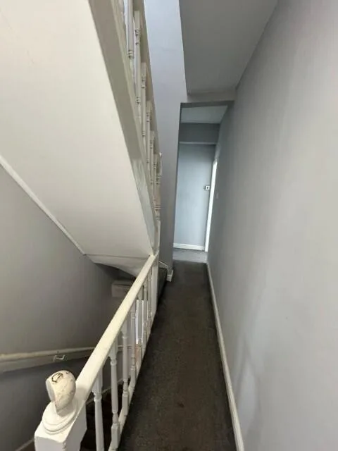 6 bedroom terraced house for rent