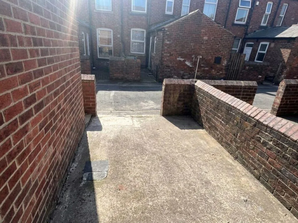 6 bedroom terraced house for rent