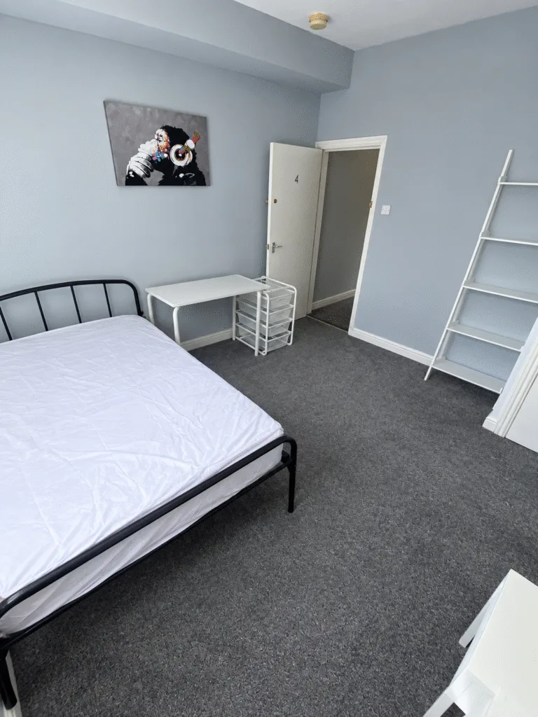 6 bedroom terraced house for rent