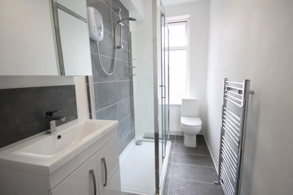 6 bedroom terraced house for rent