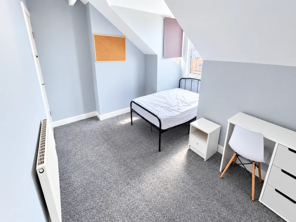 6 bedroom terraced house for rent