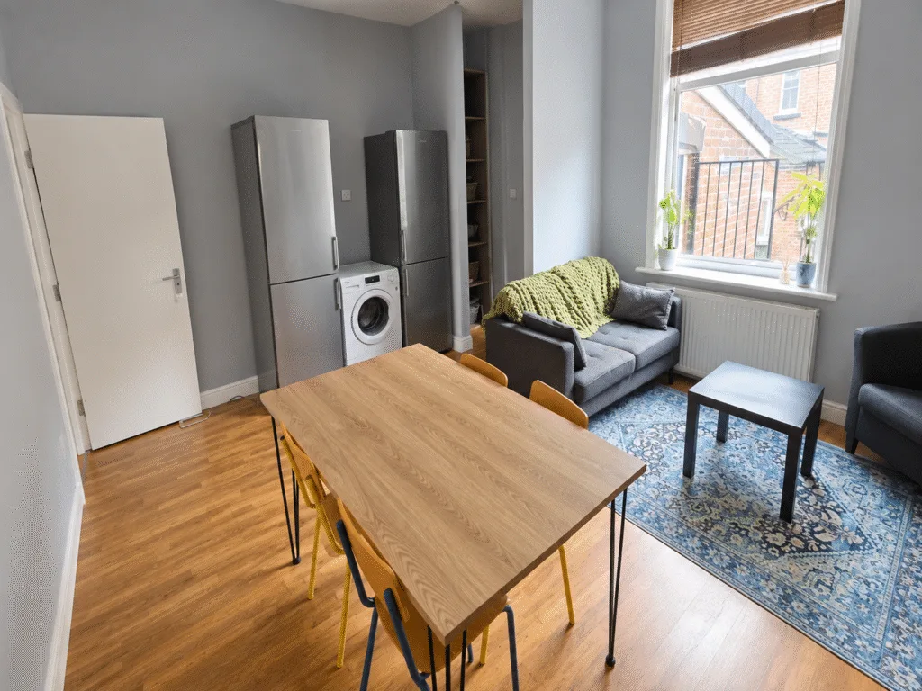 6 bedroom terraced house for rent