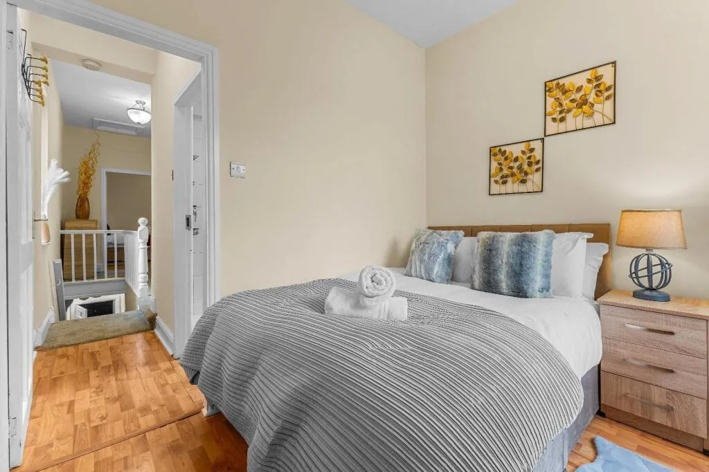 4 bedroom end of terrace house for rent