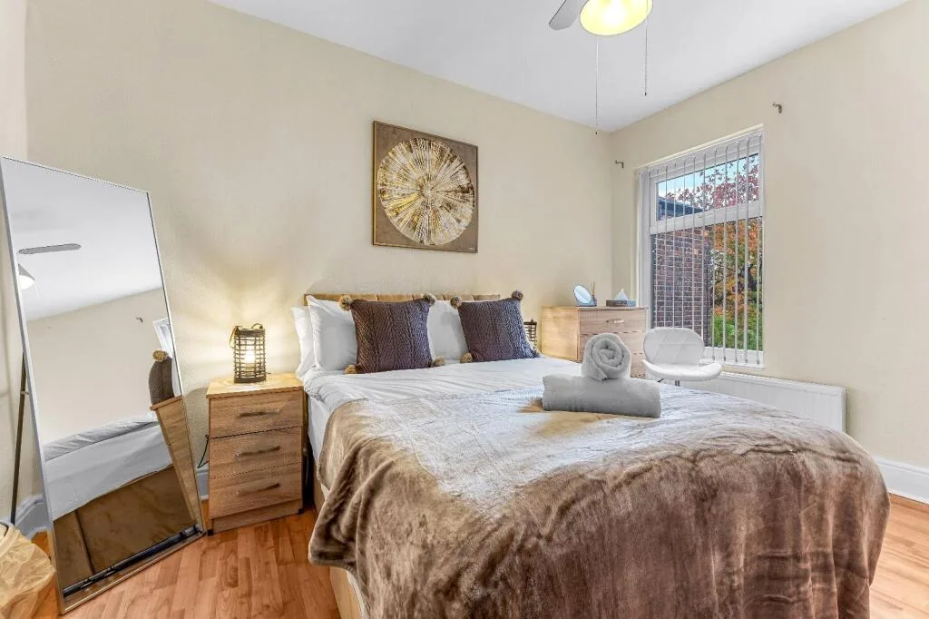 4 bedroom end of terrace house for rent
