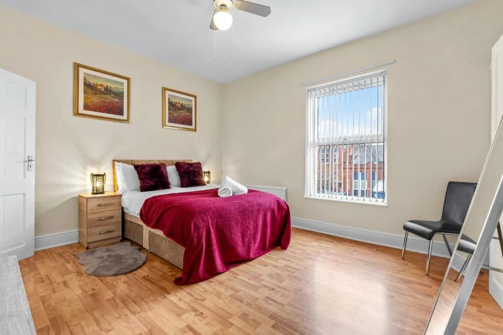 4 bedroom end of terrace house for rent