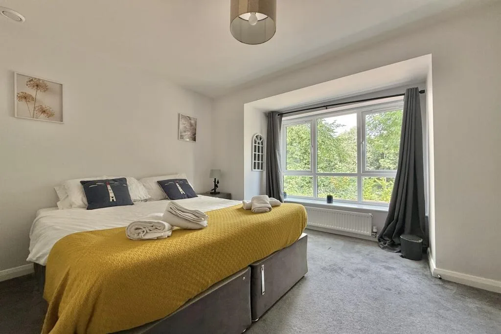 4 bedroom semi-detached house for rent