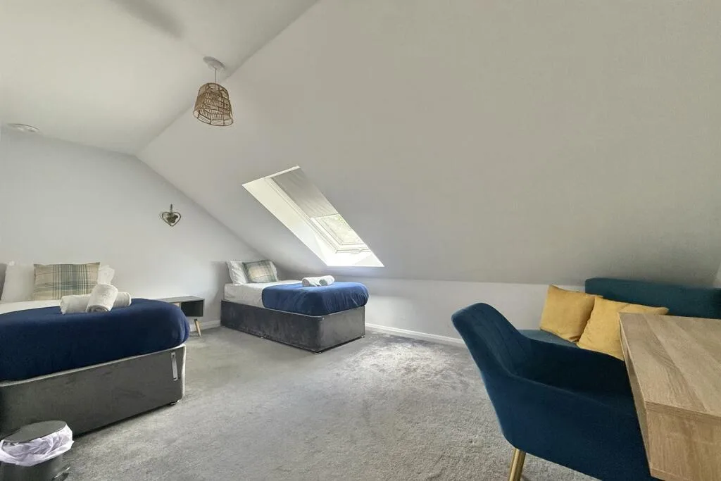 4 bedroom semi-detached house for rent