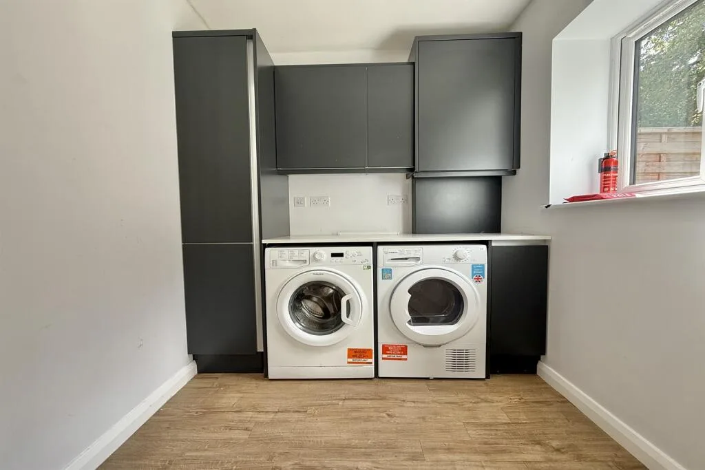 4 bedroom semi-detached house for rent