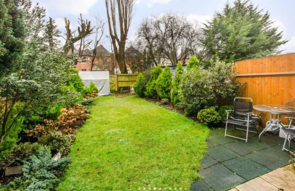 3 bedroom maisonette for rent