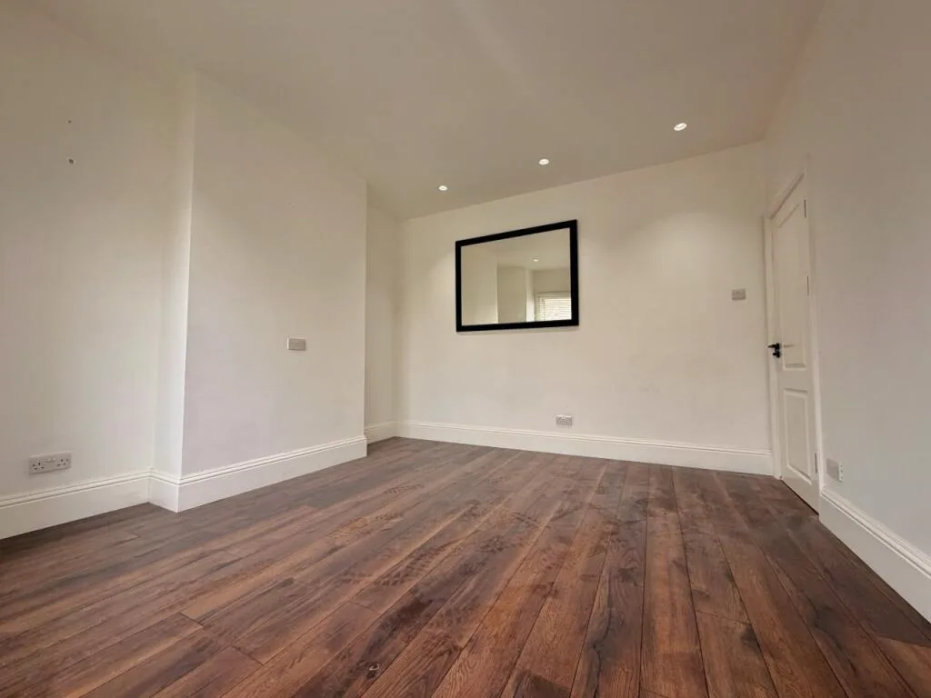 3 bedroom maisonette for rent