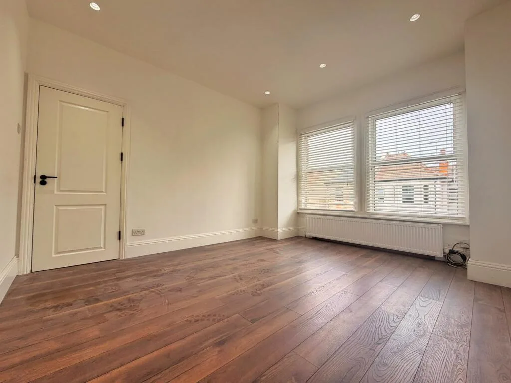 3 bedroom maisonette for rent