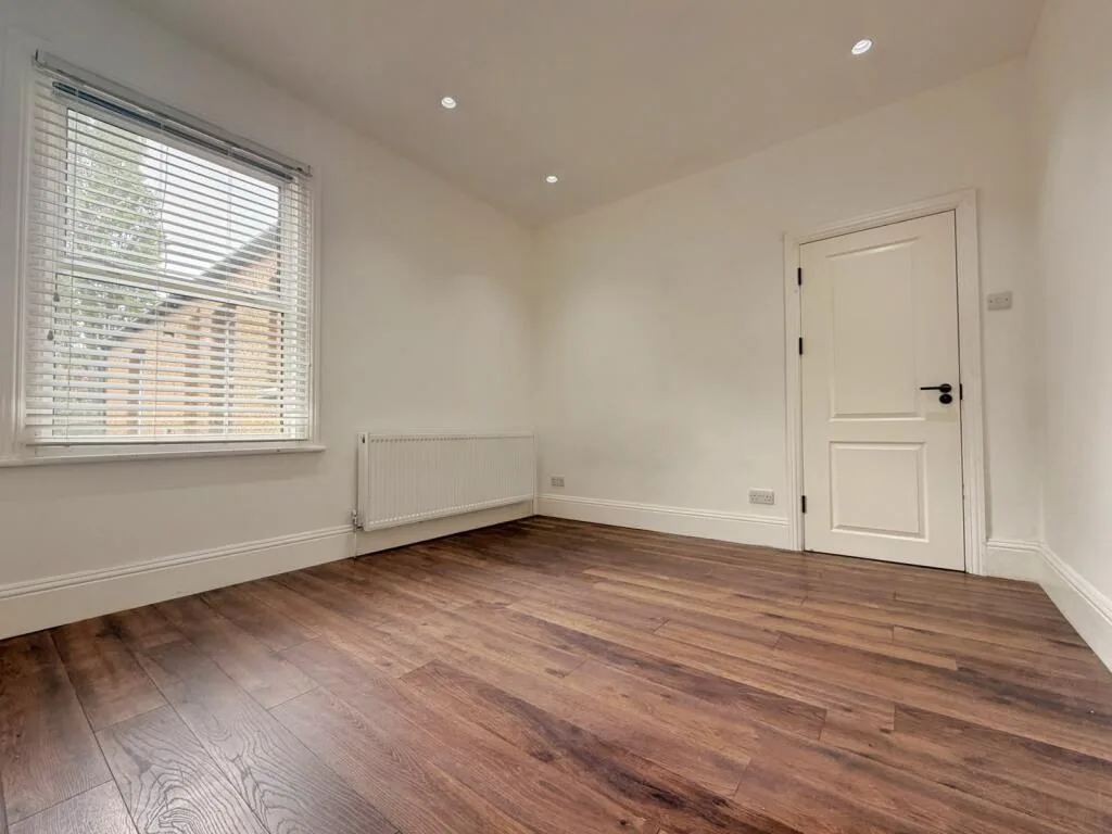 3 bedroom maisonette for rent