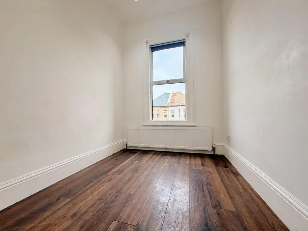 3 bedroom maisonette for rent
