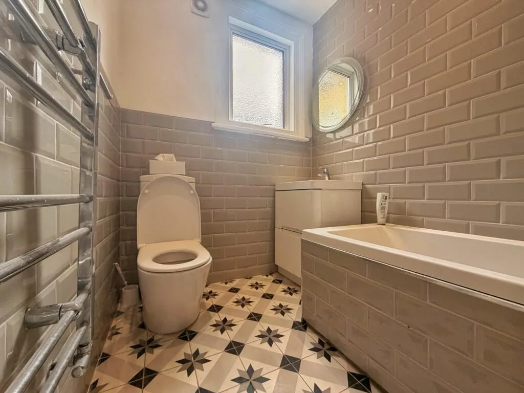 3 bedroom maisonette for rent